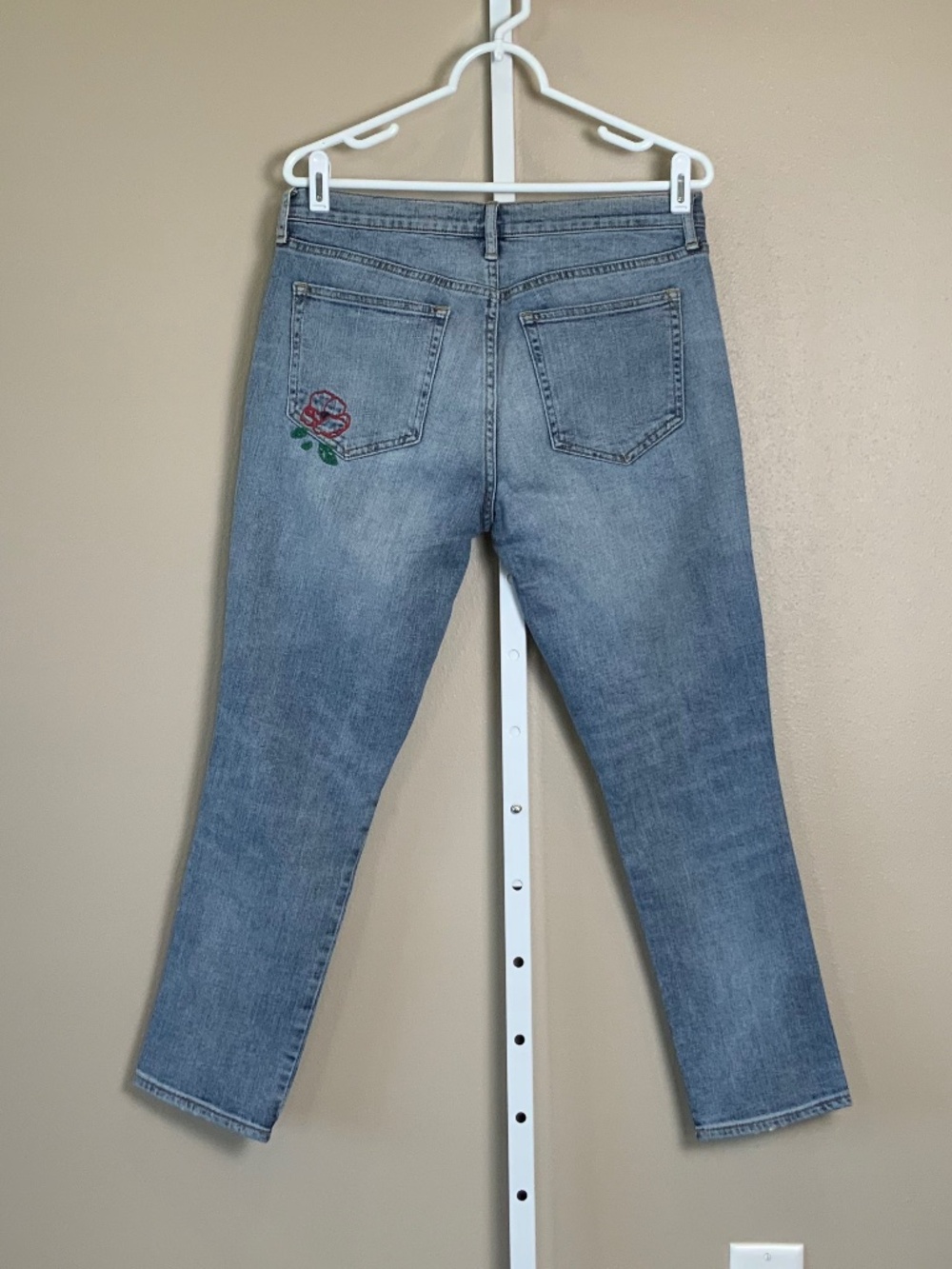 GAP AUTHENTIC 1969 Embroidered Best Girlfriend Jeans - Picture 11 of 16